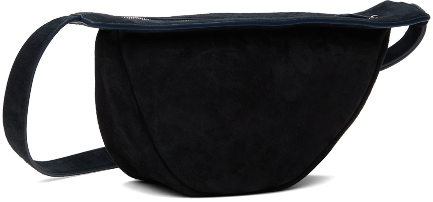 Front view showing the curved top flap