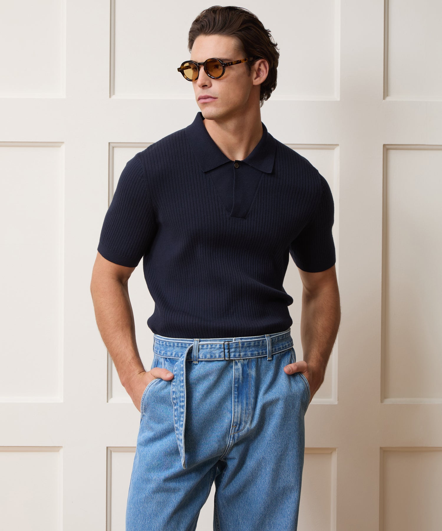 Short-sleeve knit profile