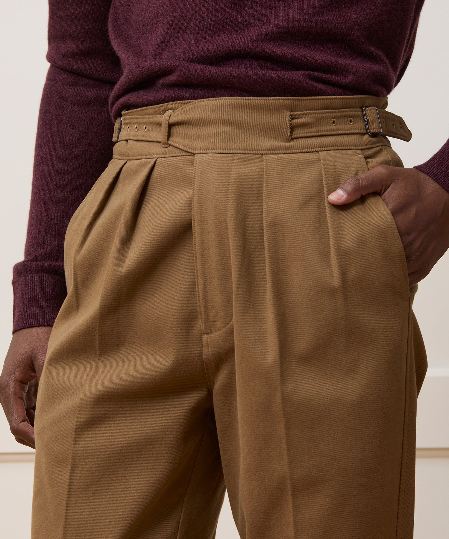 Side tab and belt detail