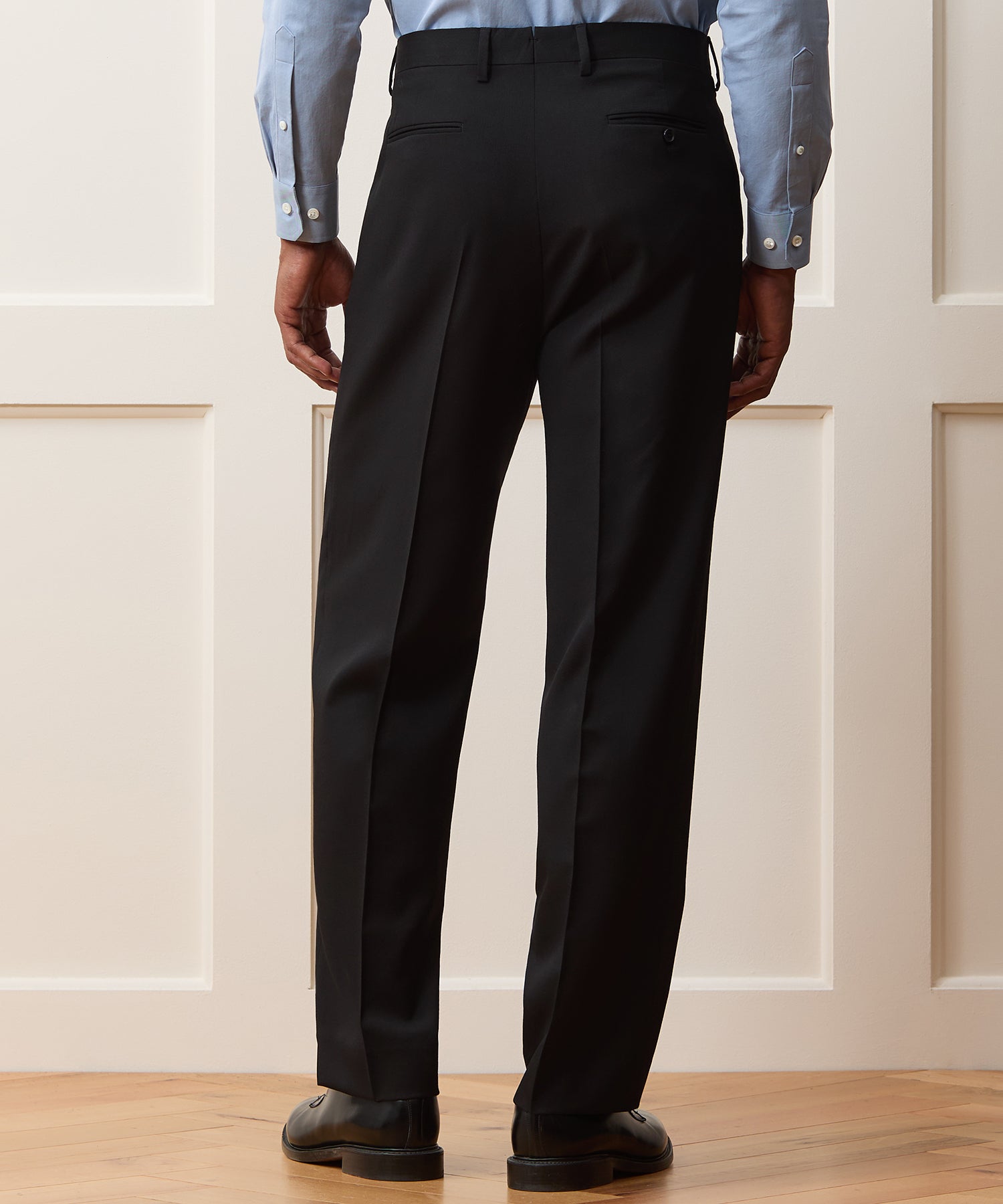 Pleated trouser detail