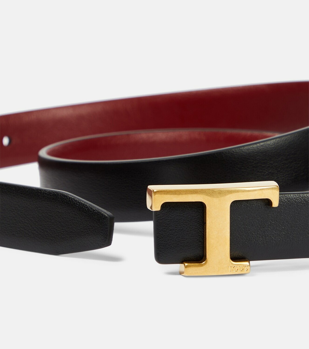 Burgundy lining detail