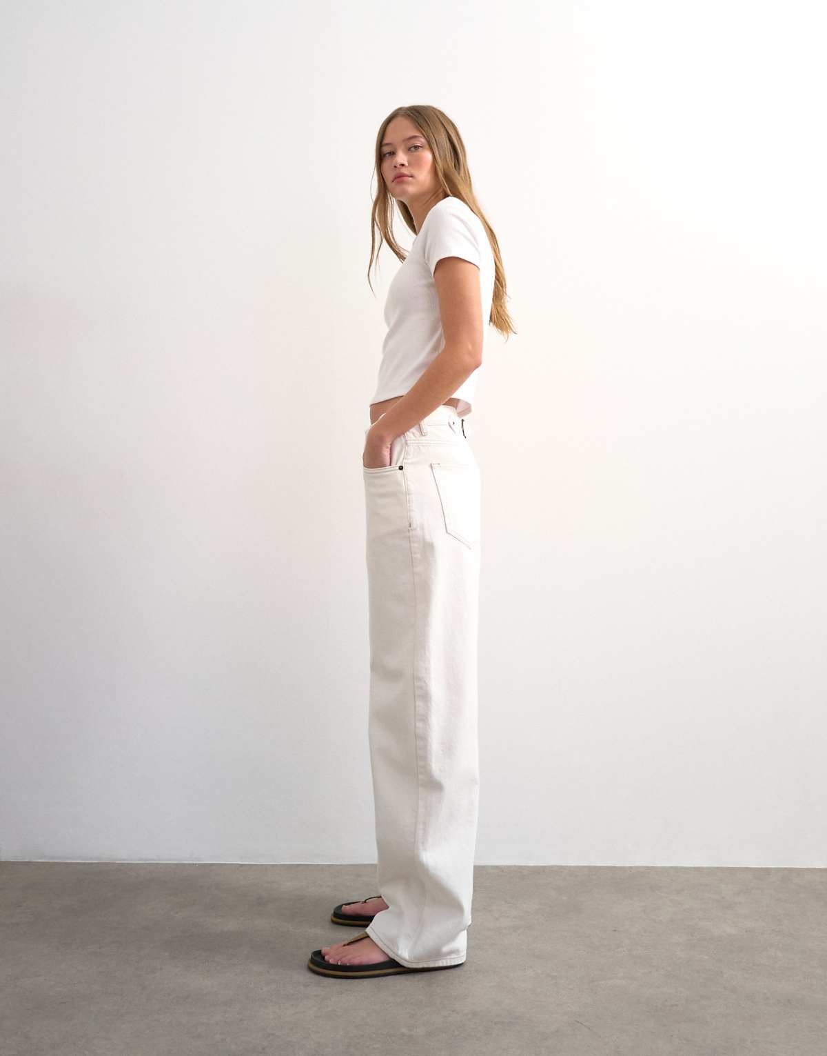 Topshop Cinch low rise relaxed jeans in bone