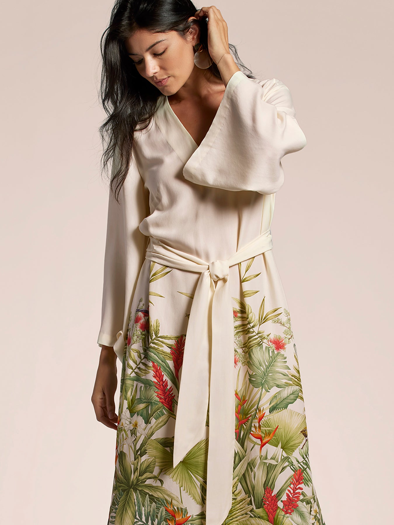 Side view with trumpet sleeve and high slit
