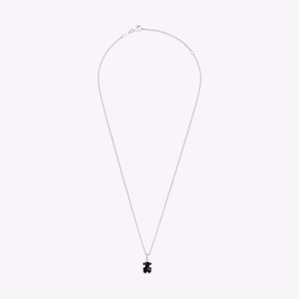 full necklace silhouette
