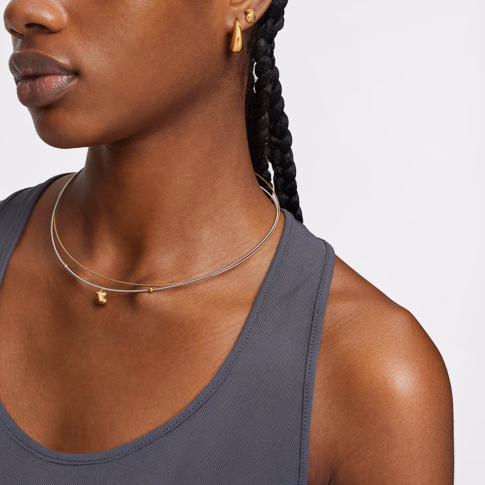 neckline closeup