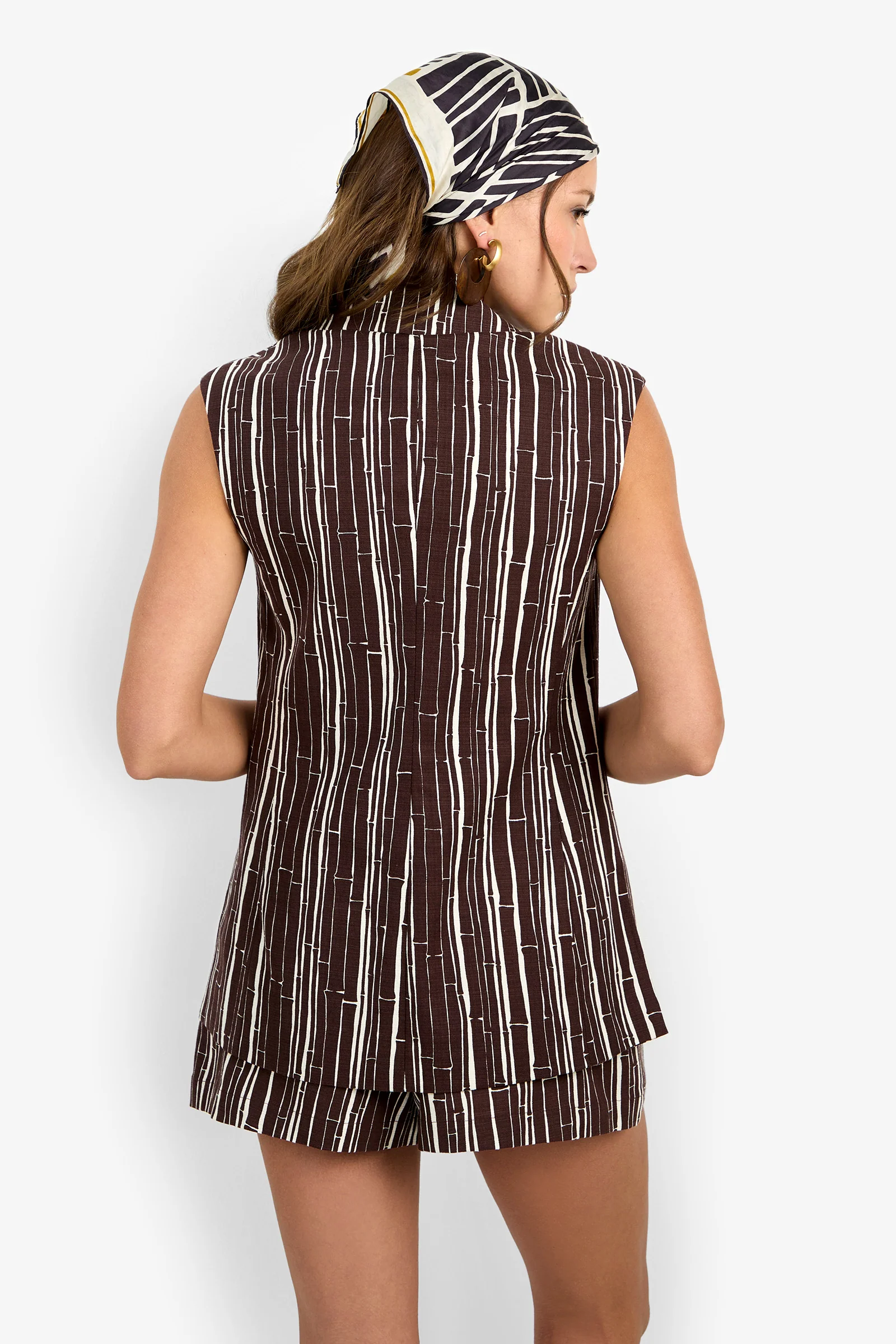 side view of the cropped proportion