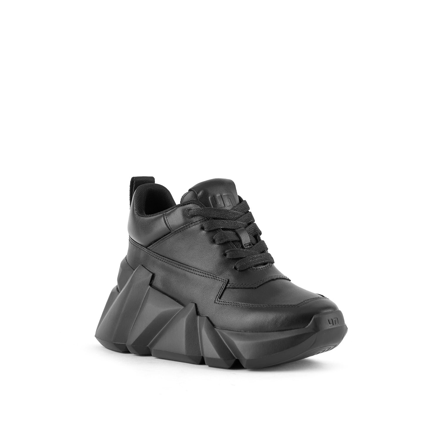 Max black iii angle out