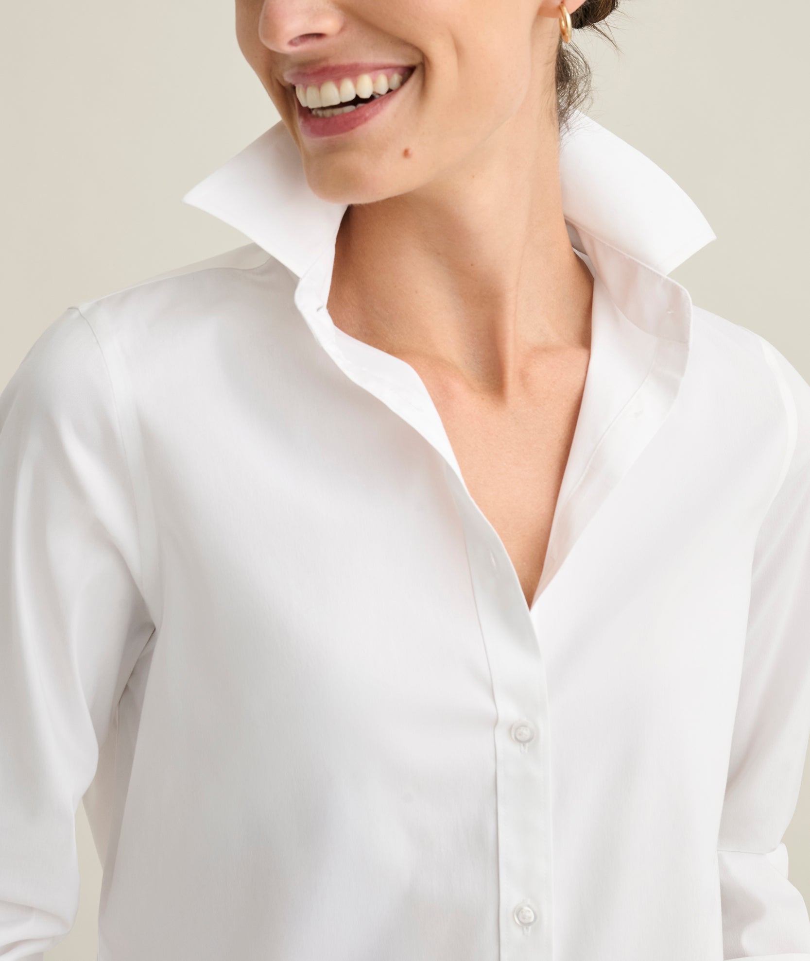 Collar and sleeve-placket trim detail