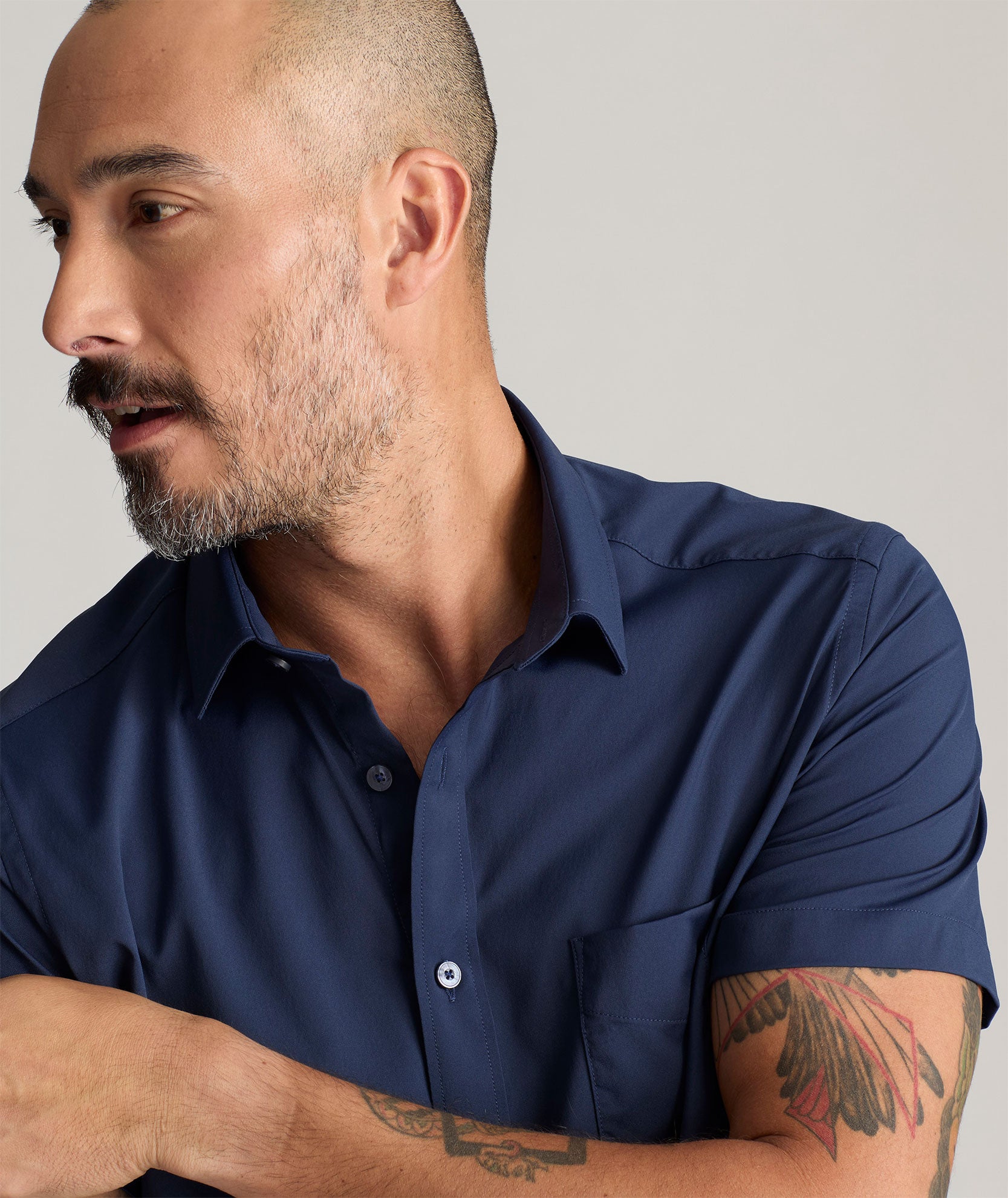 Chest pocket and mid-gray sail detail
