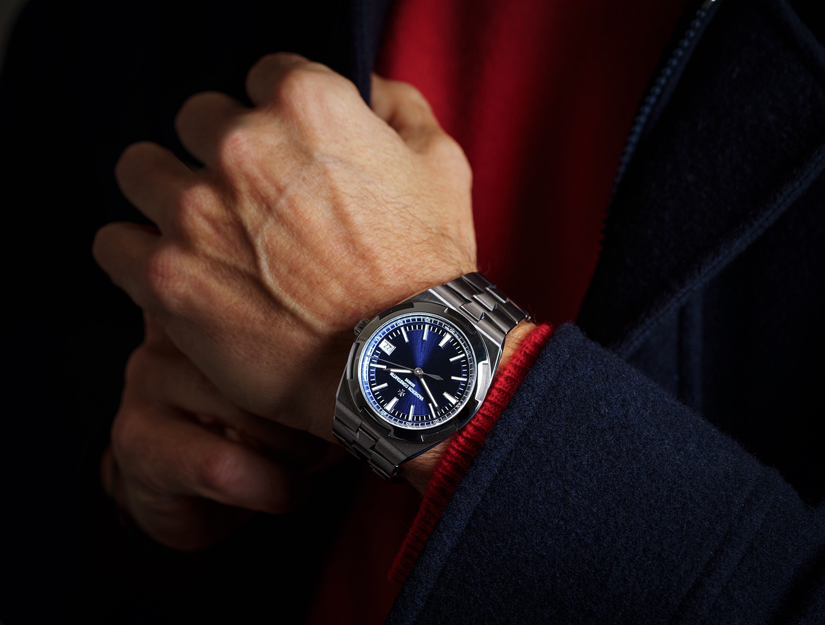 caseback or bracelet detail