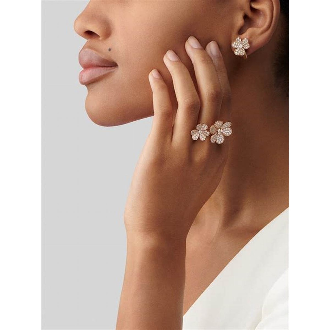 floral hand styling