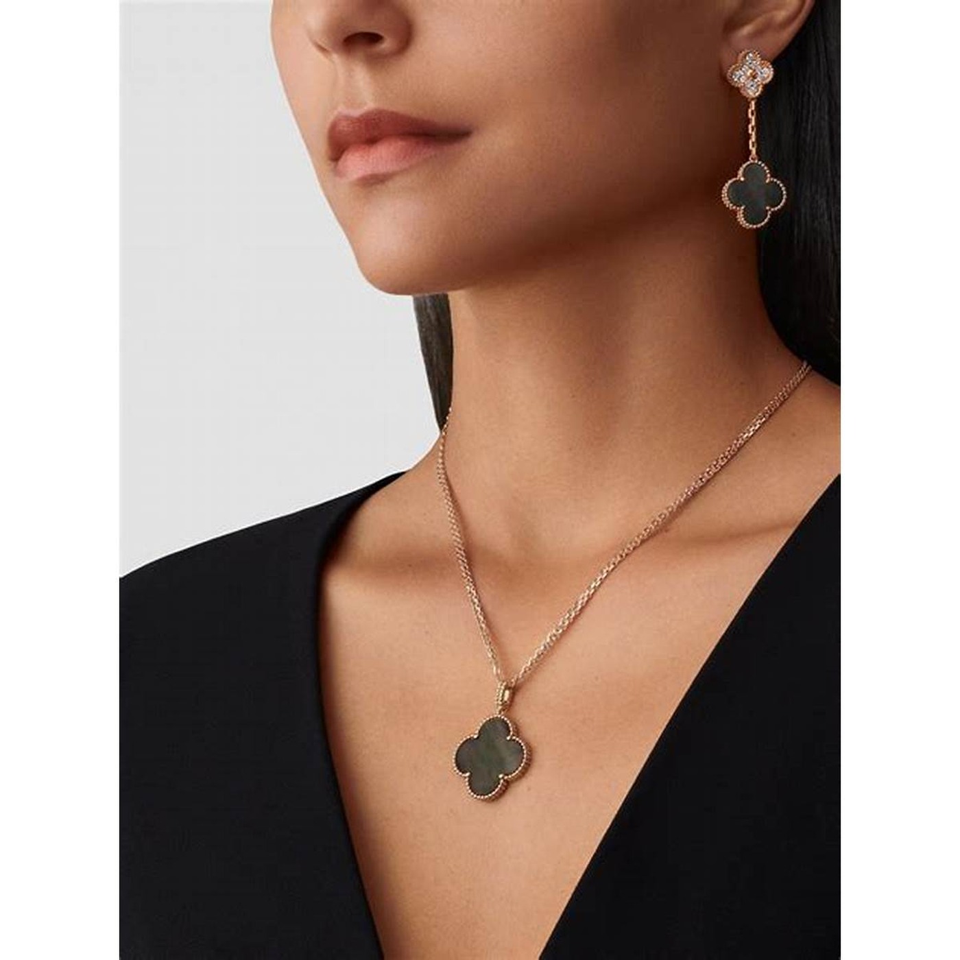 Magic Alhambra Long Necklace, 1 Motif