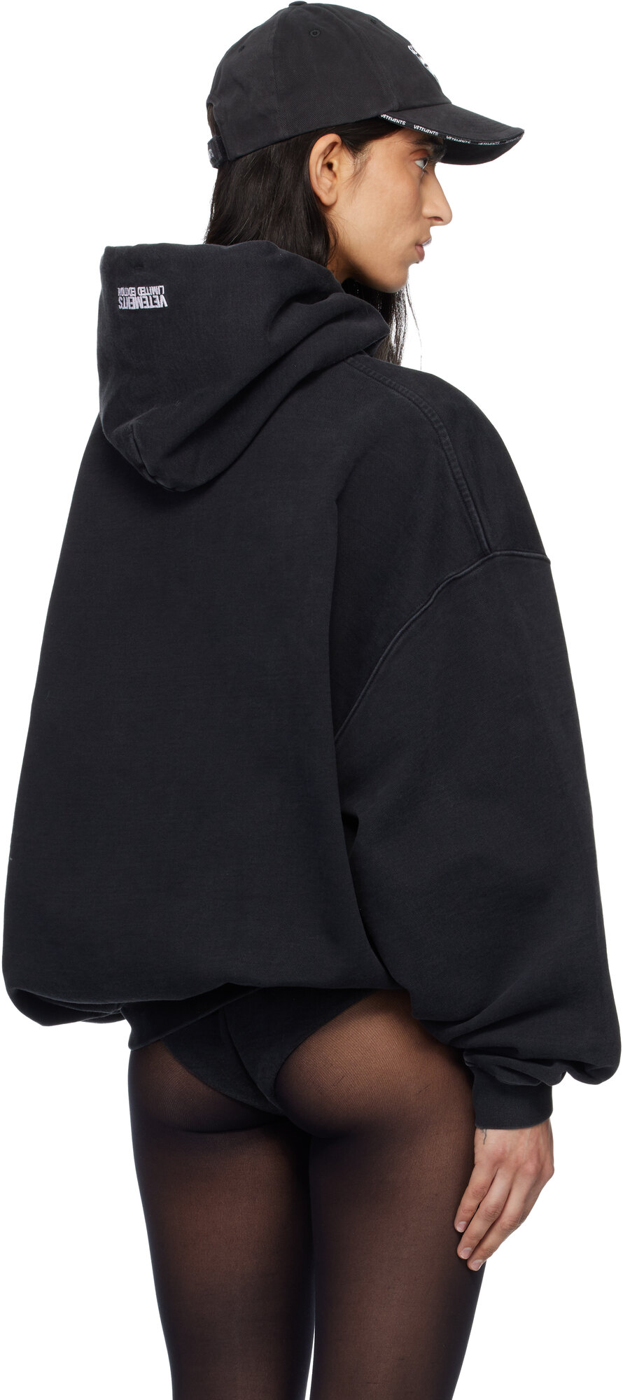 rear view with hood volume
