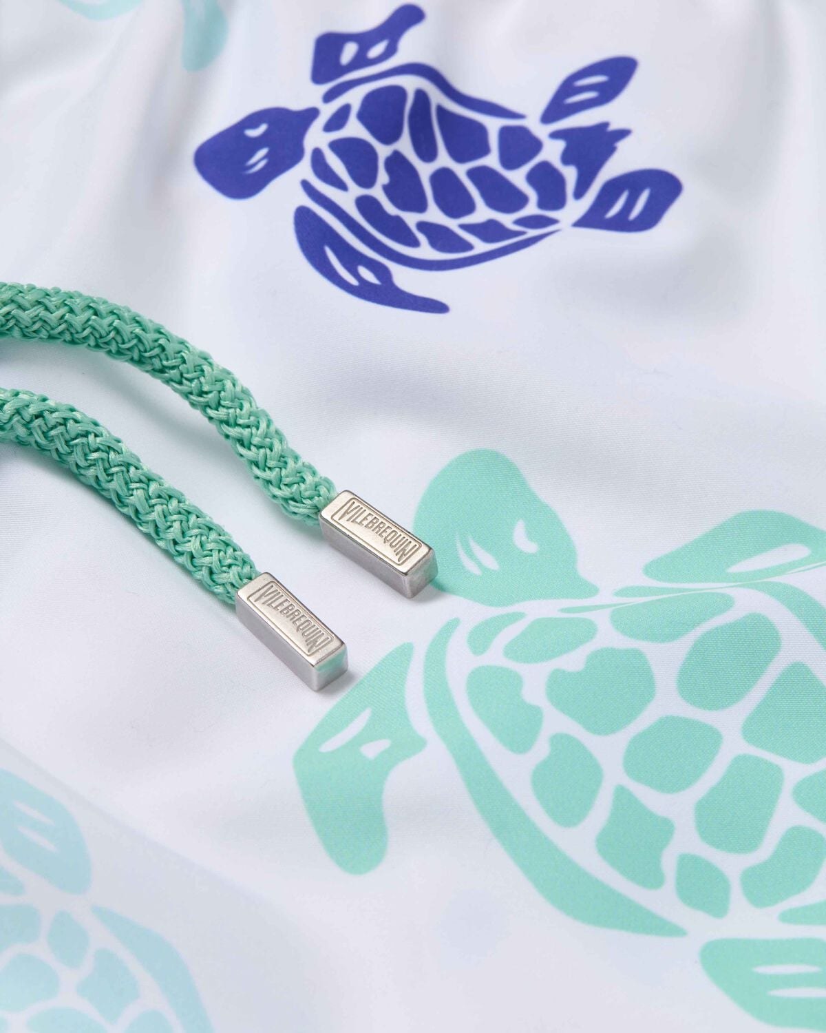 print and drawstring detail