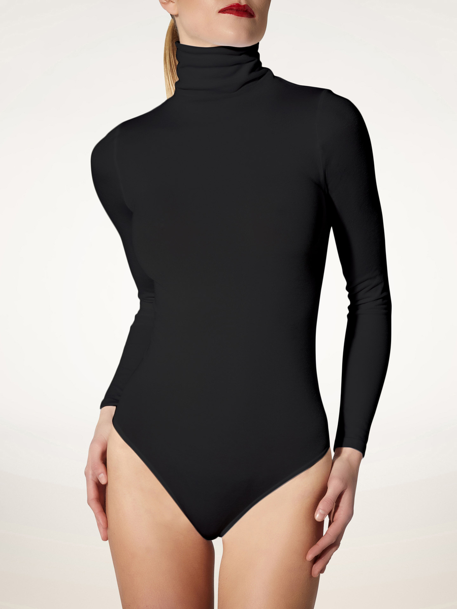 turtleneck detail