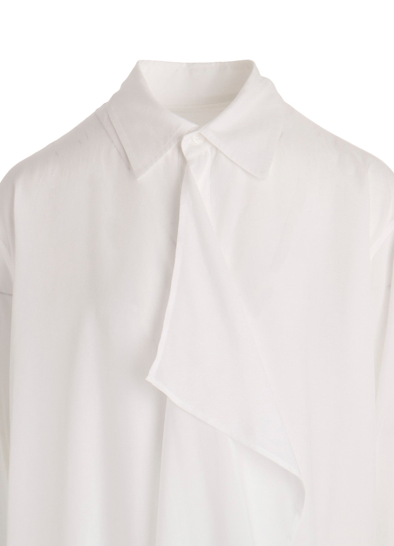 collar detail