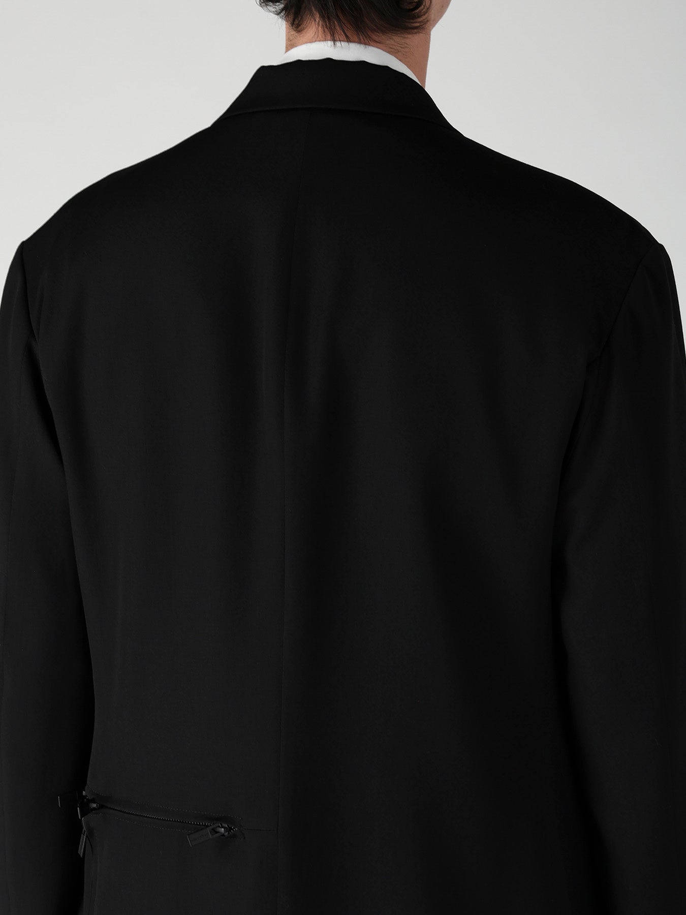 collar detail