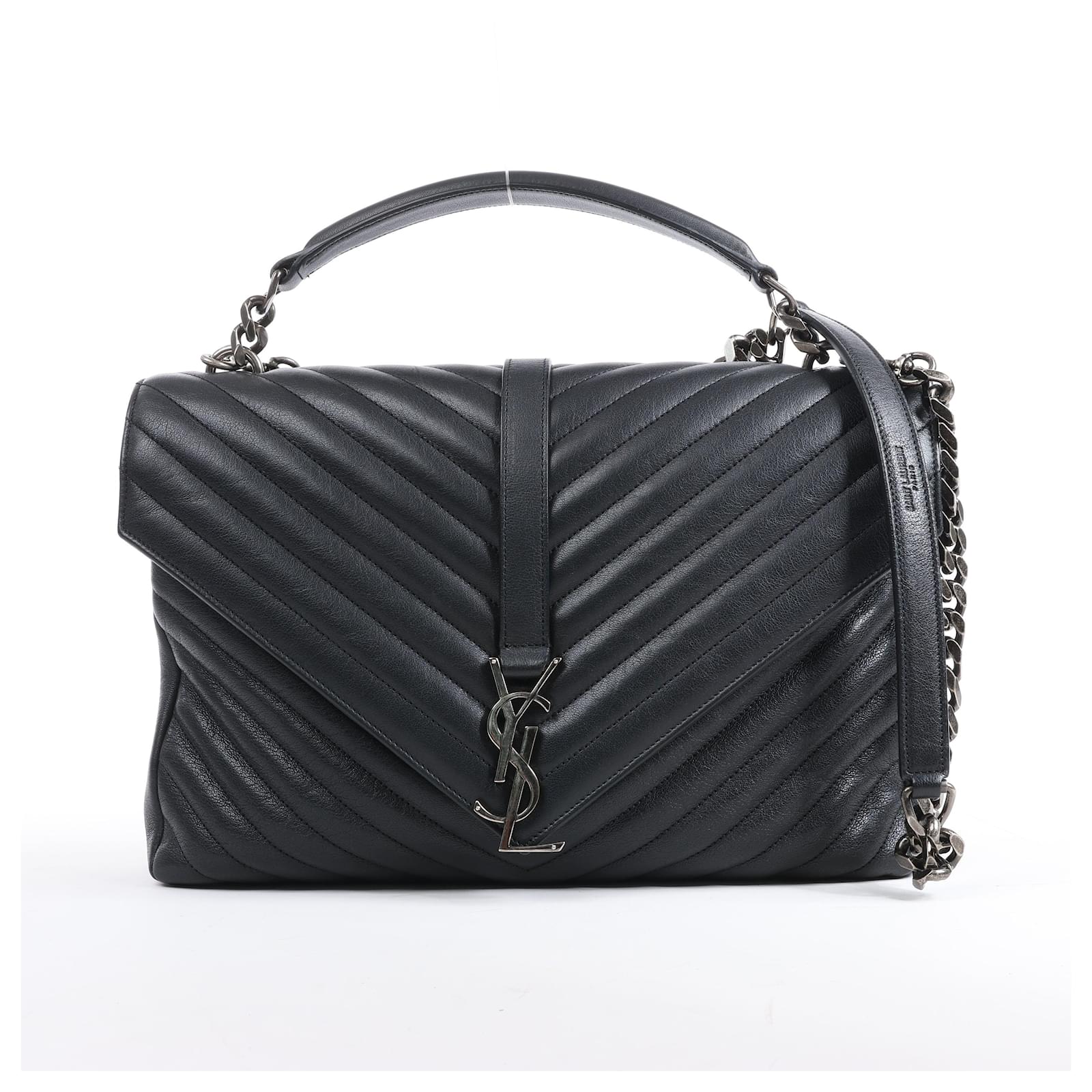 Large in smooth quilted leather with aged silver hardware