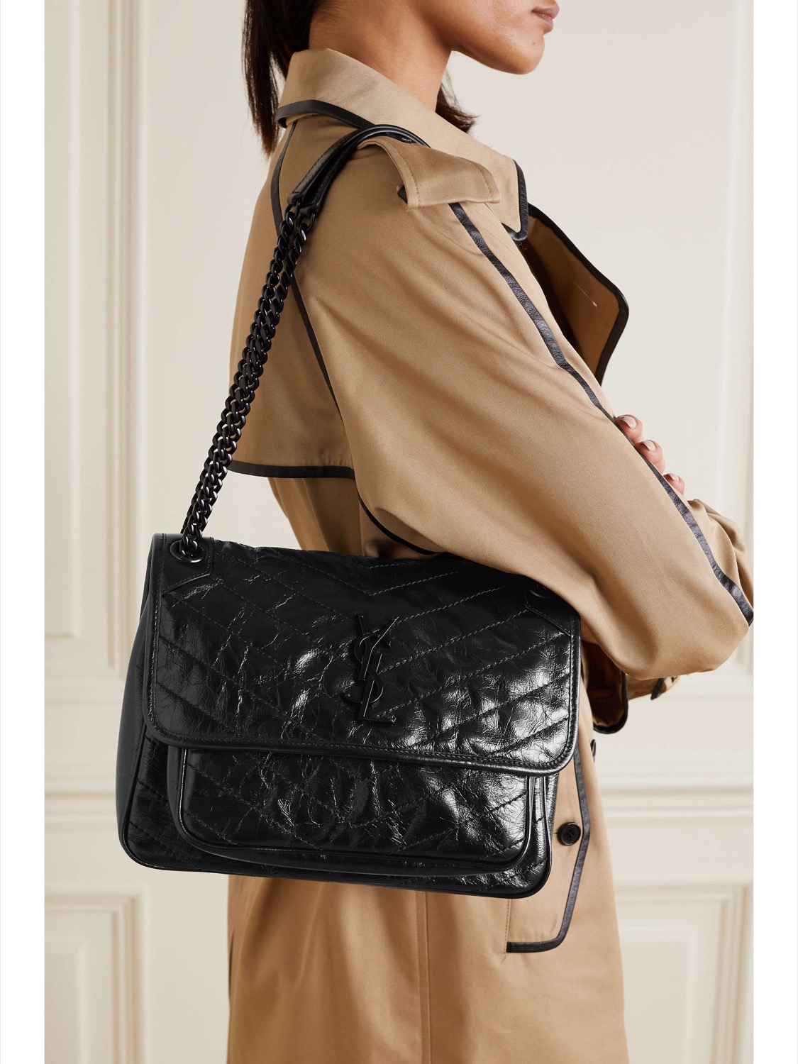 Carried on the shoulder over a trench — the everyday proportion
