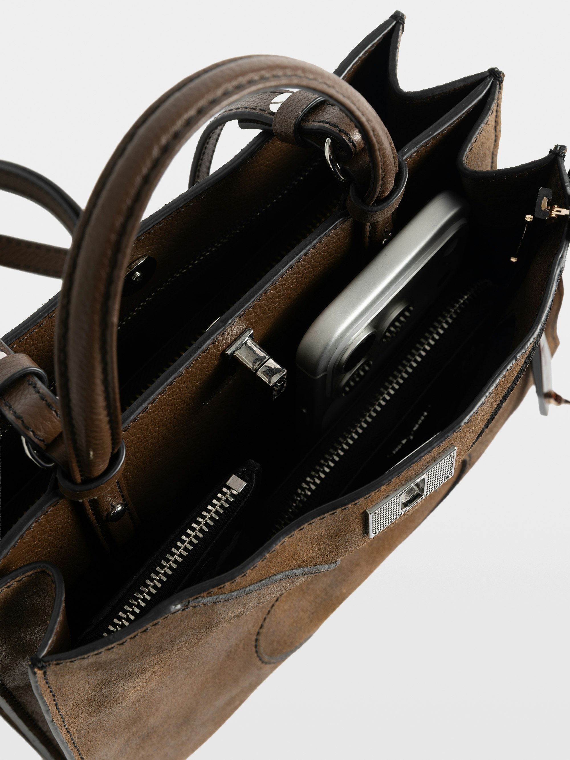 compartment detail