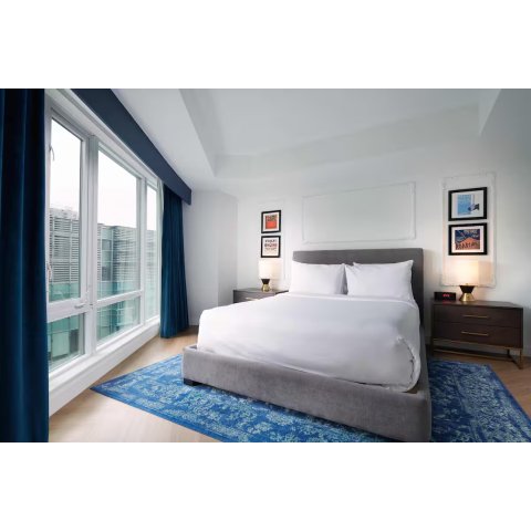 Pantages Hotel Downtown Toronto