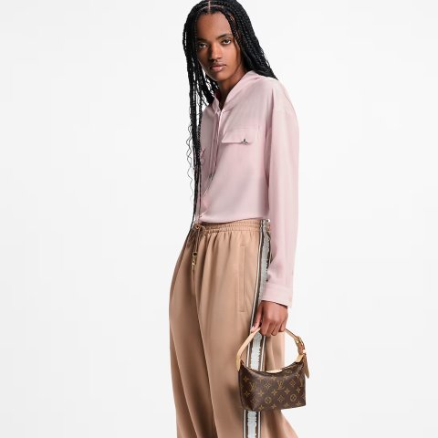 Louis Vuitton Pochette Hills Women’s Bag