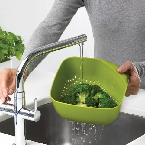 Joseph Joseph Square Ergonomic Colander Medium
