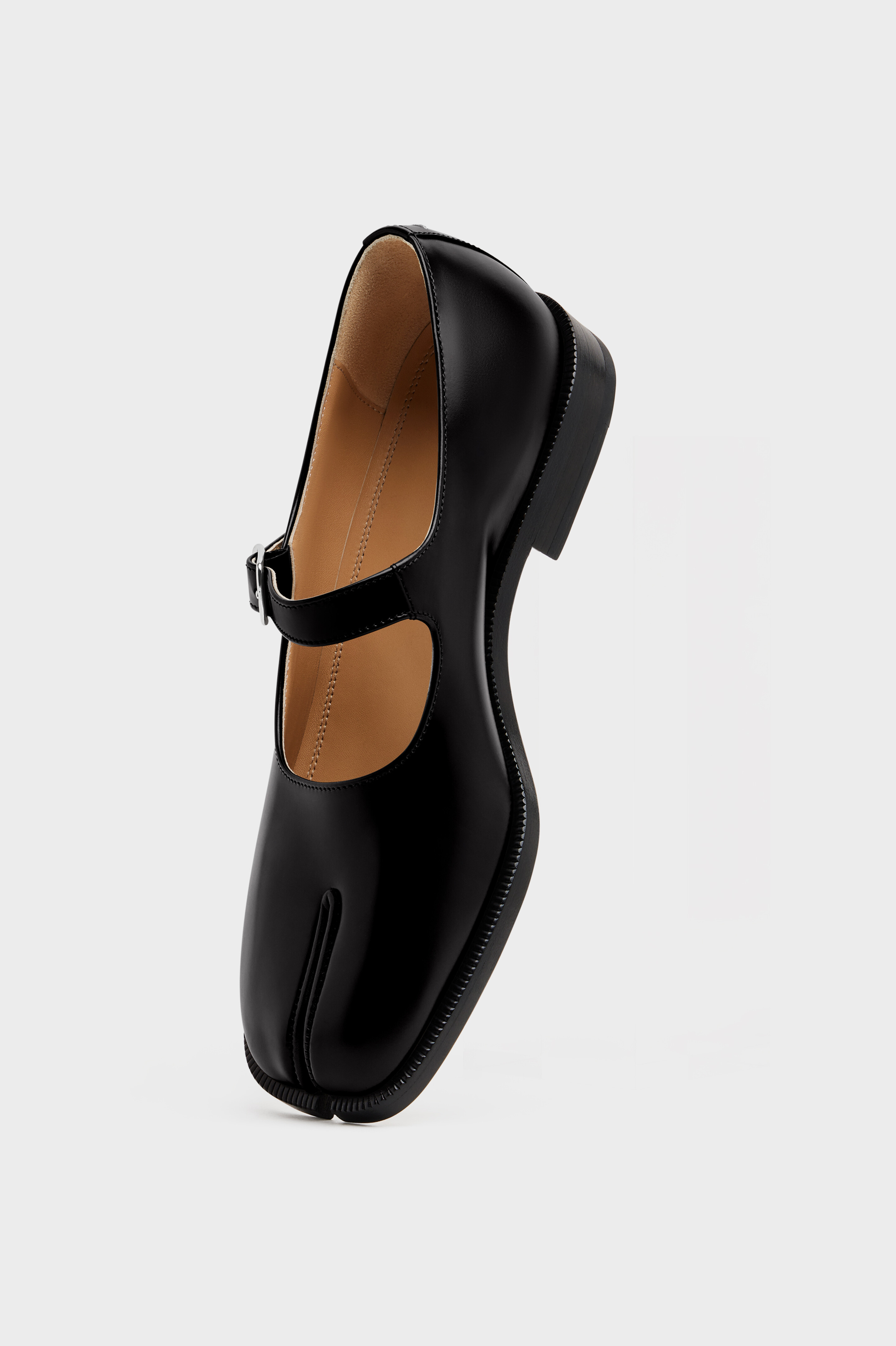 The Maison Margiela Tabi Size Guide: Get the Fit Right